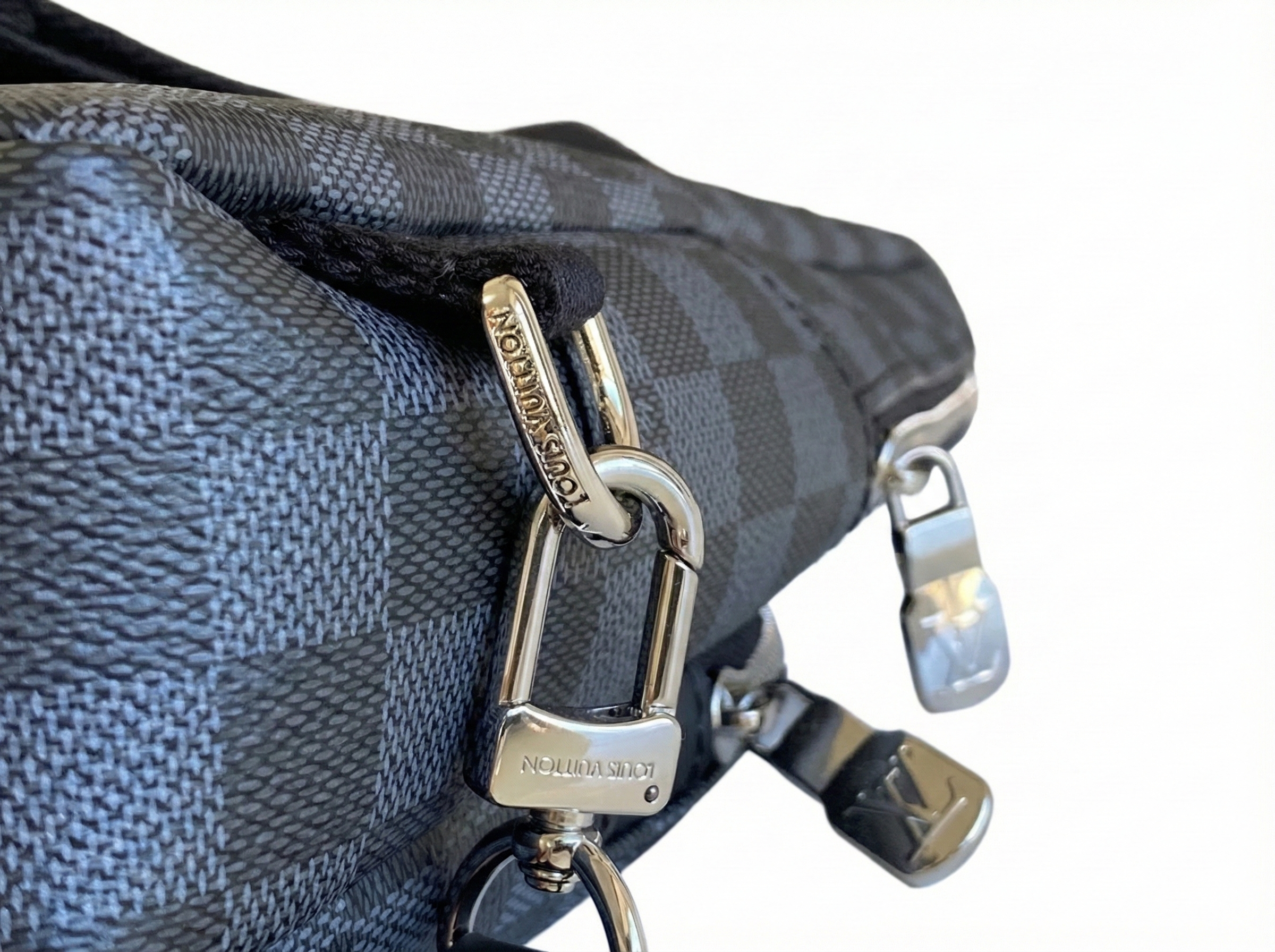 Avenue Sling Bag – Damier Graphite Canvas