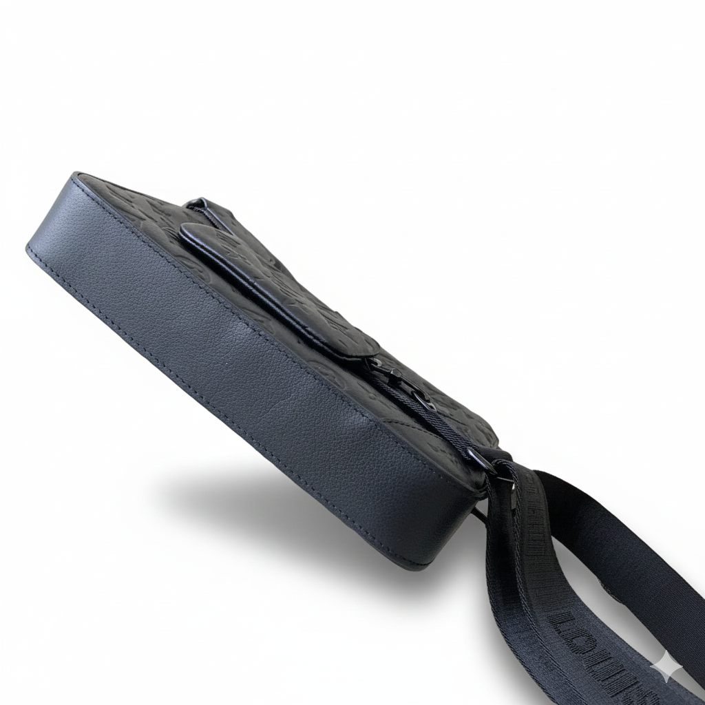 Discovery Messenger PM – Black Monogram Shadow Leather