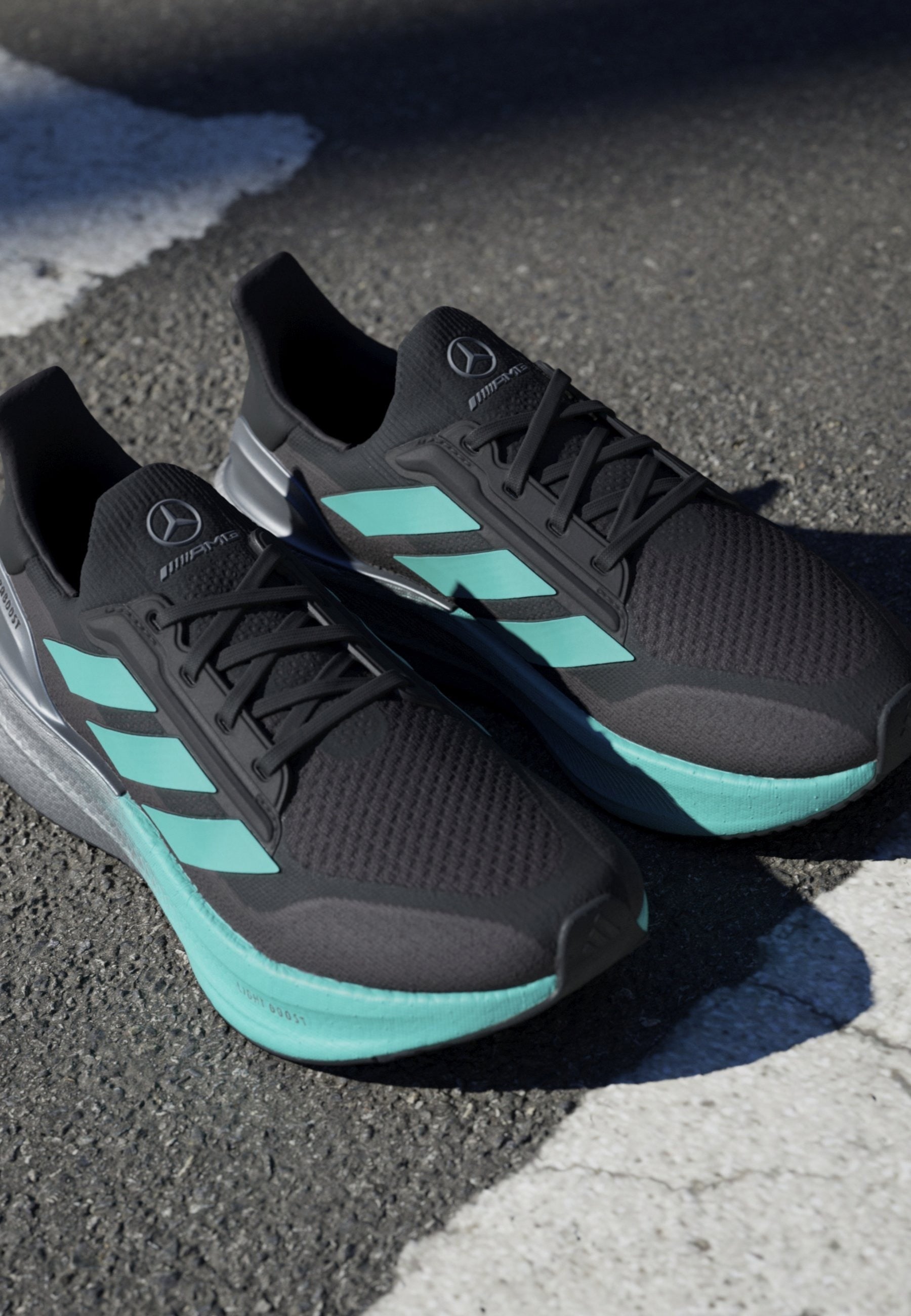 adidas Originals MERCEDES - AMG PETRONAS FORMULA ONE TEAM ULTRABOOST 5X