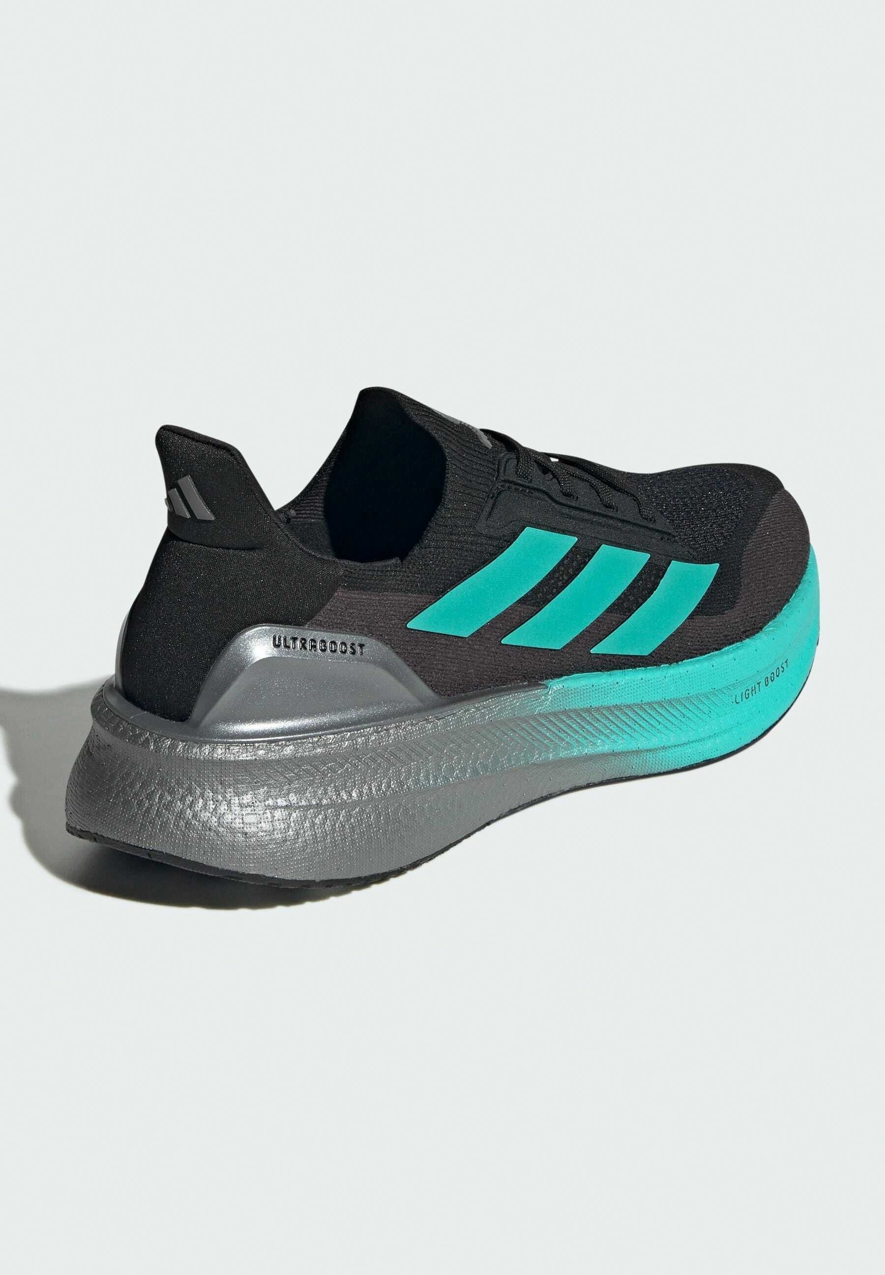 adidas Originals MERCEDES - AMG PETRONAS FORMULA ONE TEAM ULTRABOOST 5X